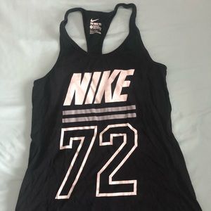NIKE workout top